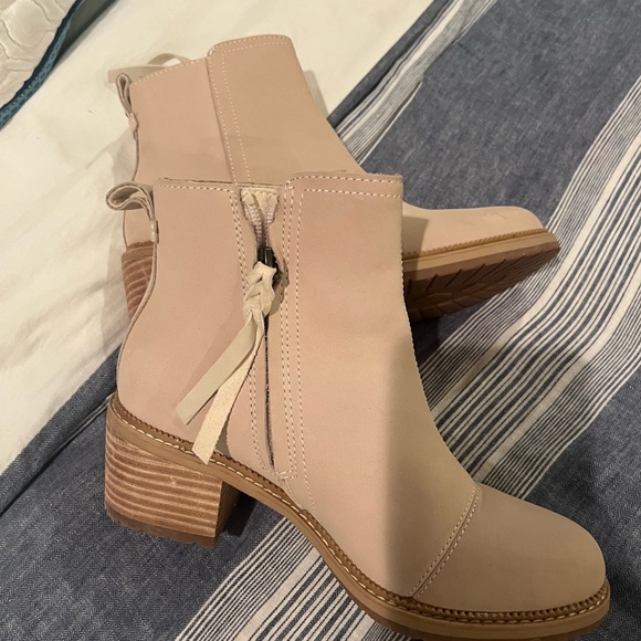 Toms Booties - Picture 4 of 6